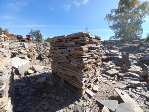 Плитняк златолит серебристый для мощения на бетон купить в Алапаевске