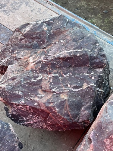 Камни для ландшафтного дизайна красно-фиолетовые 10-60 килограмм купить в Алапаевске