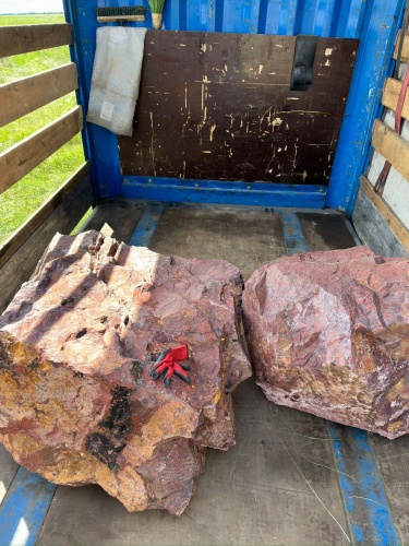 Ландшафтные глыбы красно-фиолетовые 200-1000 килограмм купить в Алапаевске