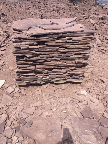 Плитняк лемезит бордовый для цоколя 1,5-2 см купить в Алапаевске