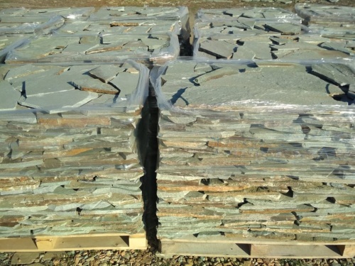 Плитняк златолит зелёный для цоколя, отмостки купить в Алапаевске