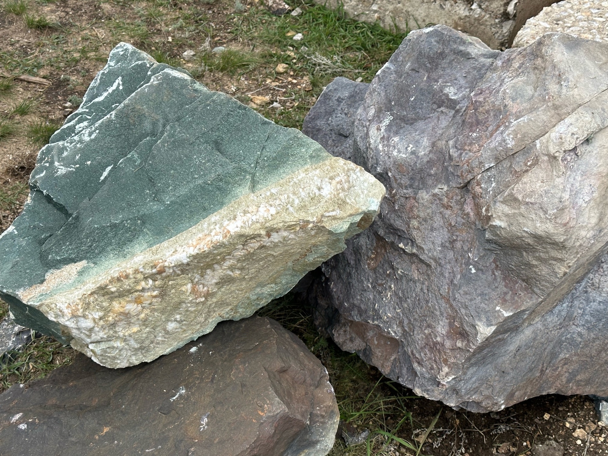 Камни для ландшафтного дизайна зелёные 10-60 килограмм купить в Алапаевске