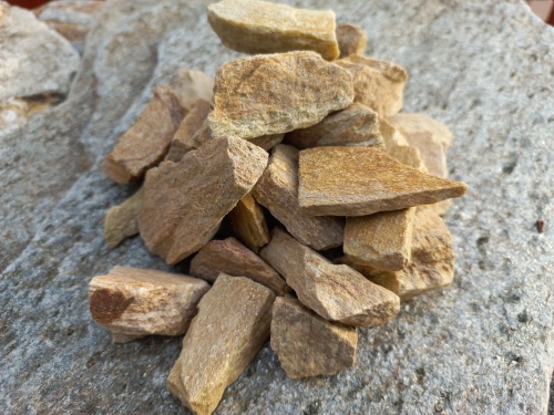 Златолит жёлтый декоративная каменная крошка купить в Алапаевске