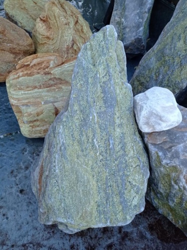 Златолит жёлтый, жёлто-зелёный глыбки и валуны для ланшафтного дизайна купить в Алапаевске