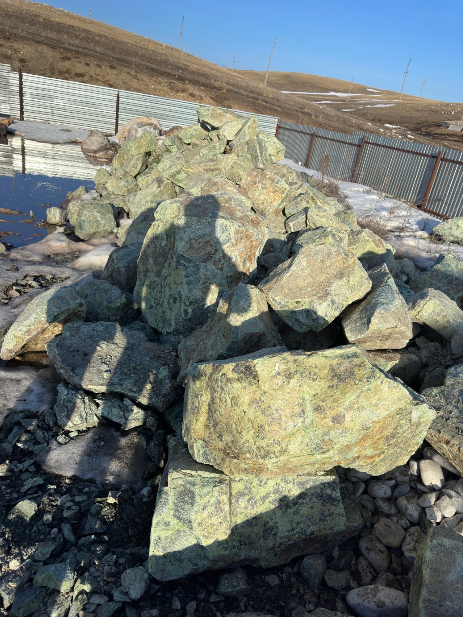 Камни для ландшафтного дизайна зелёные 10-60 килограмм купить в Алапаевске