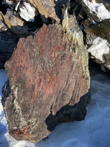 Ландшафтные глыбы красно-фиолетовые 200-1000 килограмм купить в Алапаевске