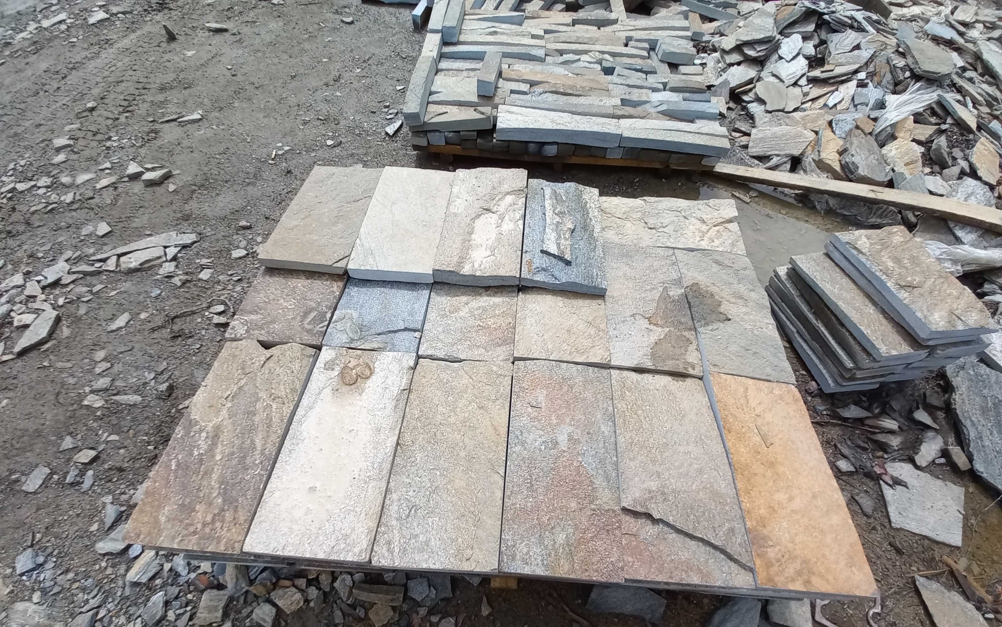 Плитка пилёная златолит Уральский для фасада купить в Алапаевске