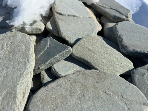 Плитняк златолит зелёный галтованный для цоколя купить в Алапаевске