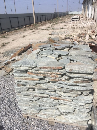 Златолит серебристый галтованный для лестниц купить в Алапаевске