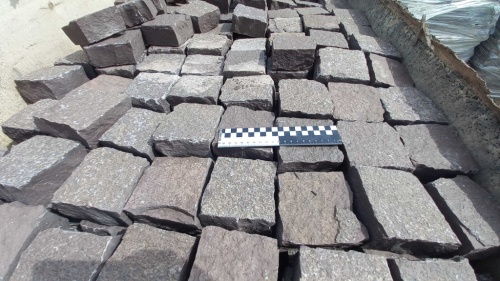 Лемезит колотая брусчатка 10 * 10 см. для парковки купить в Алапаевске