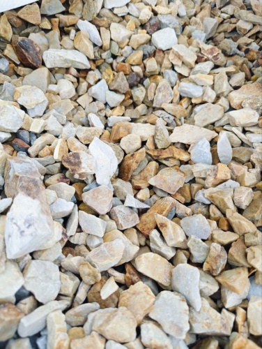 разноцветный щебень кварц